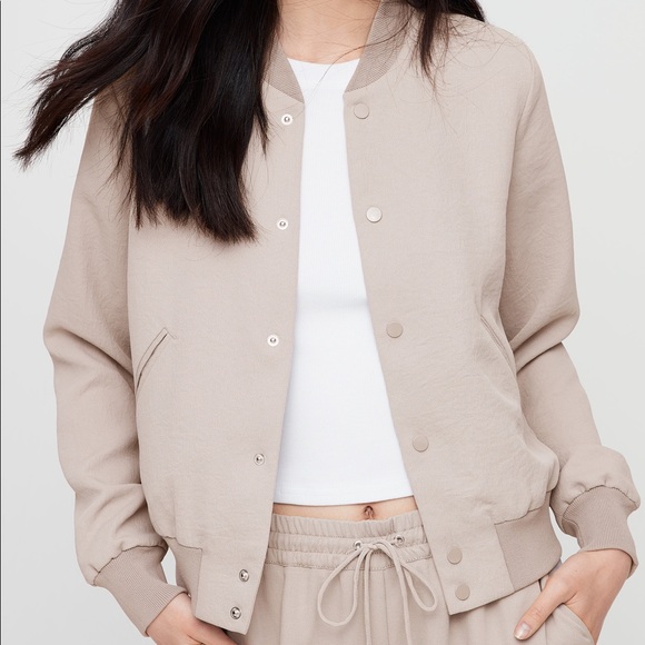 Aritzia Wilfred Poussin Bomber Jacket - Picture 4 of 10